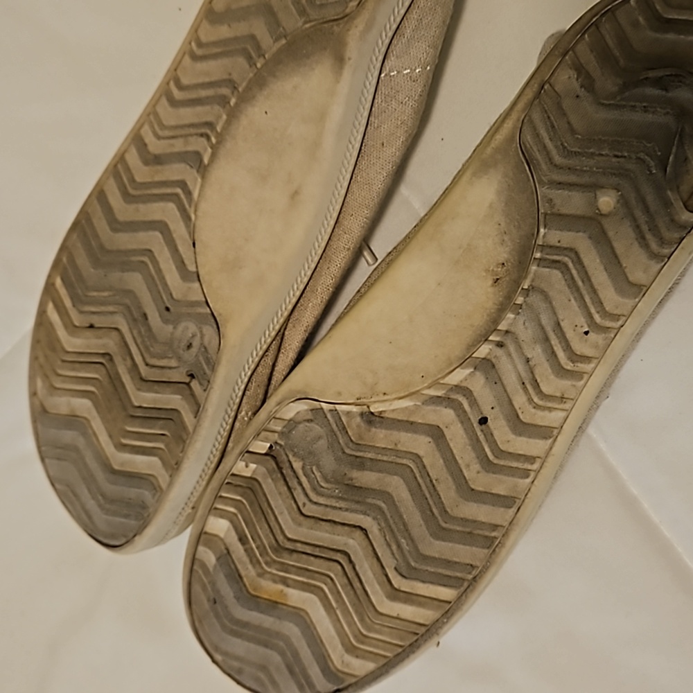 Sneakers - Picture 3 of 4